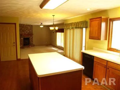 3326 E Cedar Point Dr, Chillicothe, IL 61523 photo 5