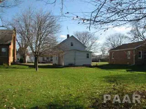 204 Pleasant St, Benson, IL 61516 photo 3