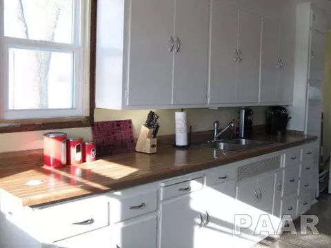 500 N Maple, Saint David, IL 61563 photo 7