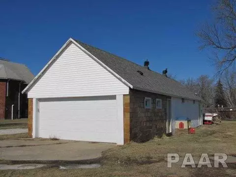 500 N Maple, Saint David, IL 61563 photo 4