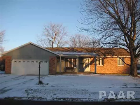 1103 Devonshire Rd, Washington, IL 61571 photo 1