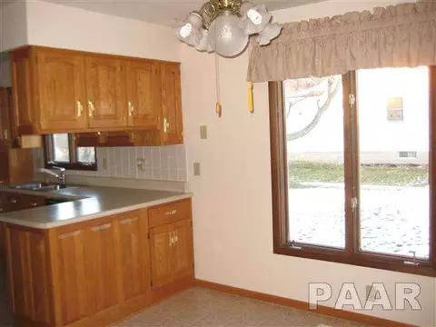 1103 Devonshire Rd, Washington, IL 61571 photo 7
