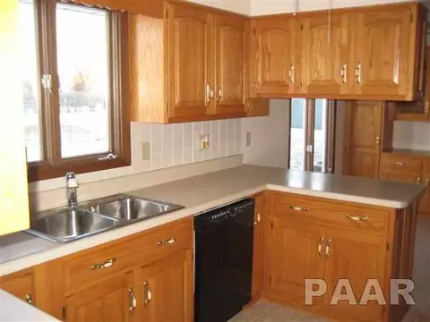 1103 Devonshire Rd, Washington, IL 61571 photo 5
