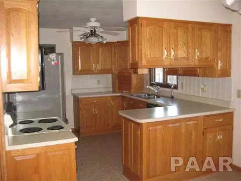 1103 Devonshire Rd, Washington, IL 61571 photo 3