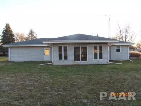 209 Glendale Ave, Manito, IL 61546 photo 2