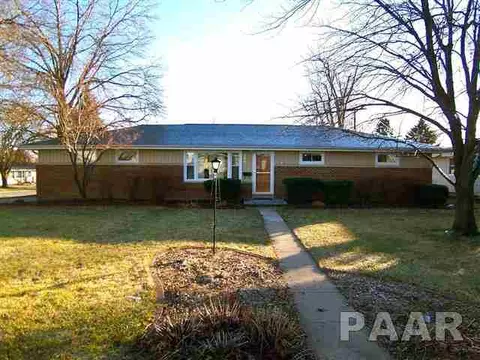 200 Devonshire, Washington, IL 61571 photo 1