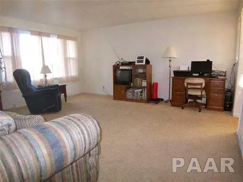 200 Devonshire, Washington, IL 61571 photo 2
