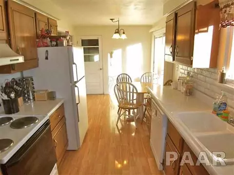 200 Devonshire, Washington, IL 61571 photo 4
