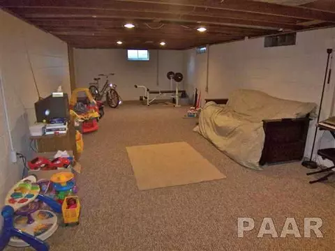 200 Devonshire, Washington, IL 61571 photo 13