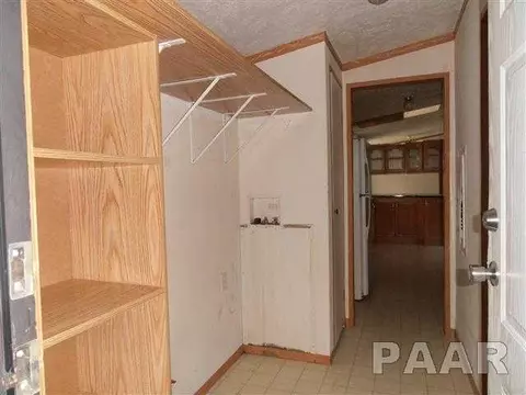 610 E 1st St, Delavan, IL 61734 photo 18