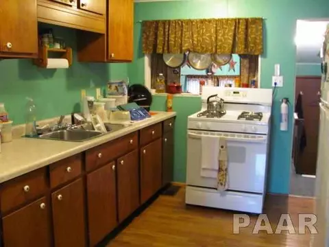 716 W Walnut, Canton, IL 61520 photo 7