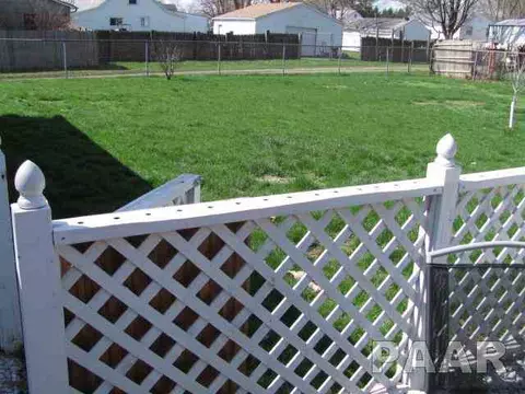 716 W Walnut, Canton, IL 61520 photo 5
