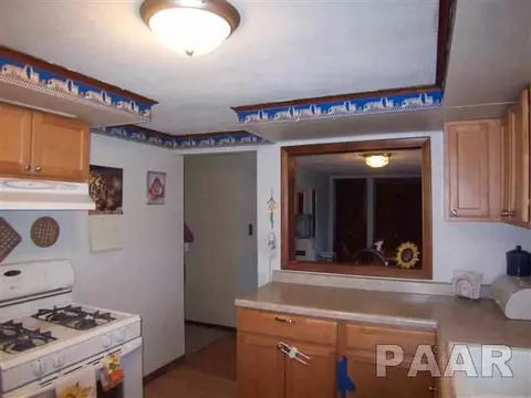 2111 E Cornell St, Peoria, IL 61614 photo 7