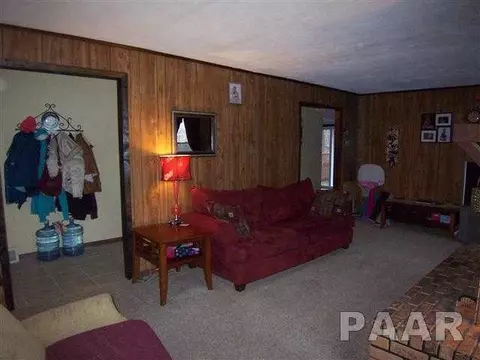 2111 E Cornell St, Peoria, IL 61614 photo 4