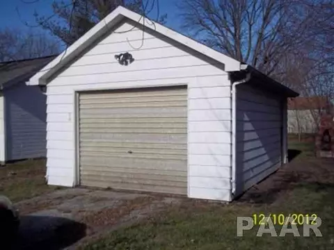 35 E Beech St, Canton, IL 61520 photo 10