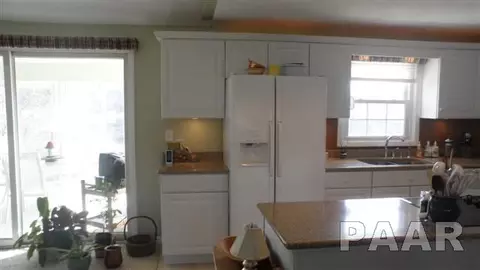 15252 E Kenabeck Trl, Cuba, IL 61427 photo 12