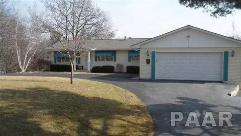 15252 E Kenabeck Trl, Cuba, IL 61427 photo 1