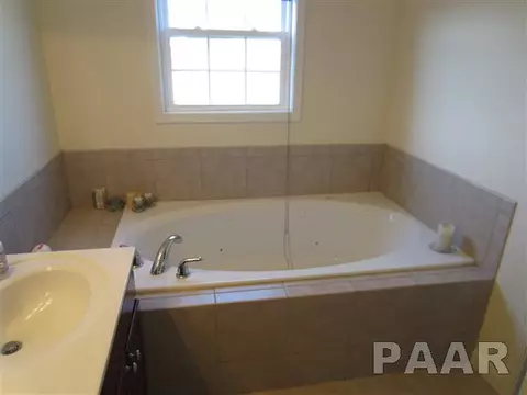 11504 N Dunmore Dr, Dunlap, IL 61525 photo 14