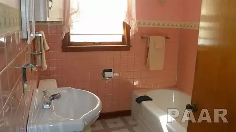 412 E 7th St, Delavan, IL 61734 photo 9