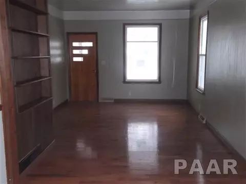 617 Custer Pl, Canton, IL 61520 photo 5