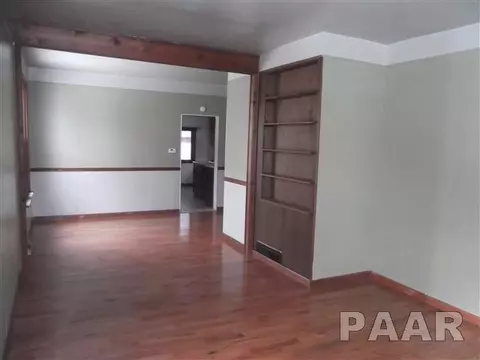 617 Custer Pl, Canton, IL 61520 photo 4