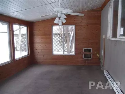 617 Custer Pl, Canton, IL 61520 photo 7