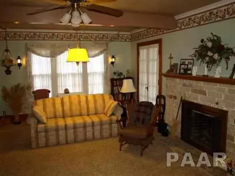 612 S Main, Eureka, IL 61530 photo 4