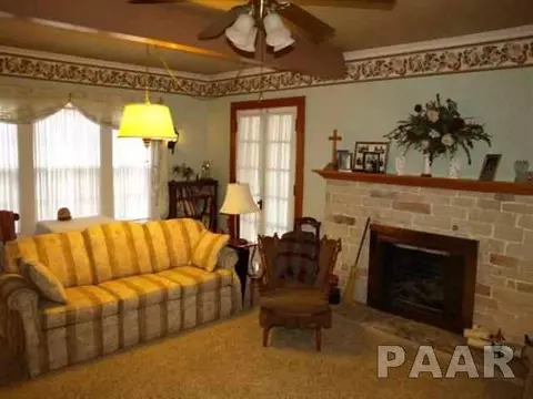 612 S Main, Eureka, IL 61530 photo 3