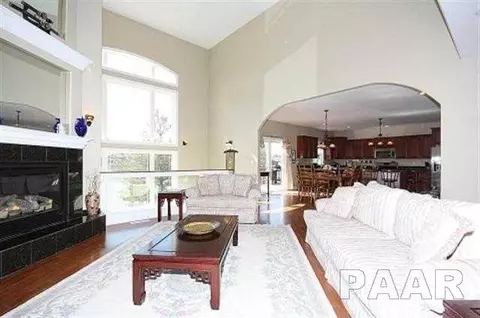 807 Stonebridge Dr, Metamora, IL 61548 photo 4