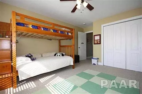 807 Stonebridge Dr, Metamora, IL 61548 photo 9