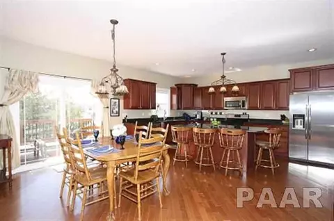 807 Stonebridge Dr, Metamora, IL 61548 photo 11