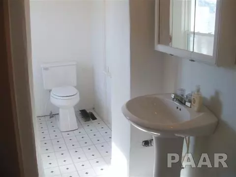 439 S 4th, Canton, IL 61520 photo 6