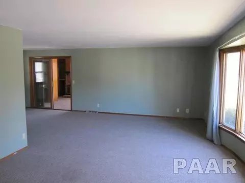 600-602 Eilers Ct, Washington, IL 61571 photo 2
