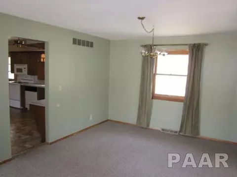 600-602 Eilers Ct, Washington, IL 61571 photo 4