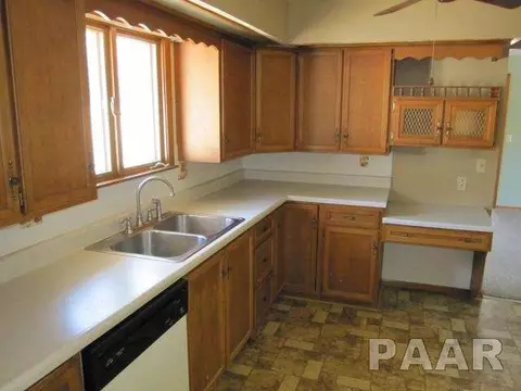 600-602 Eilers Ct, Washington, IL 61571 photo 10