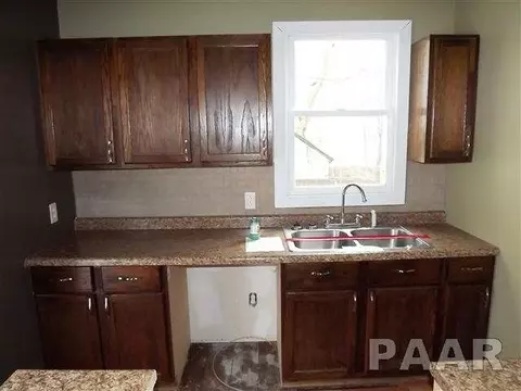 2726 6th St, Peru, IL 61354 photo 8