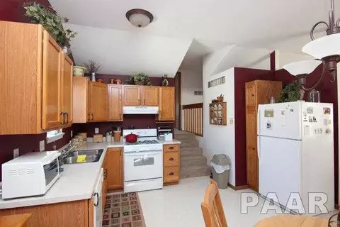 500 Parkview Dr, Washington, IL 61571 photo 7