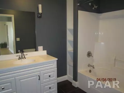 404 Callender, Eureka, IL 61530 photo 9