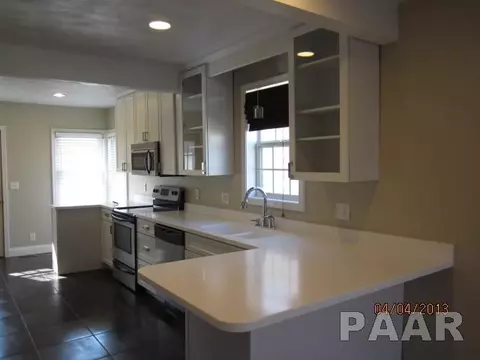 404 Callender, Eureka, IL 61530 photo 3