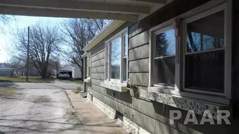 437 N 10th, Canton, IL 61520 photo 2