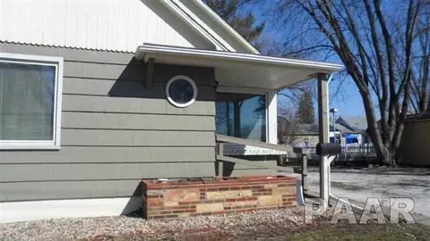 437 N 10th, Canton, IL 61520 photo 4
