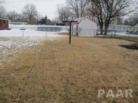 215 Glendale, Manito, IL 61546 photo 3