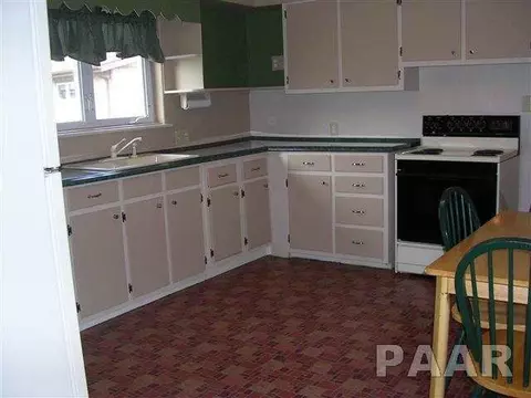 25 N Park, Canton, IL 61520 photo 14