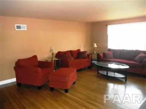 520 E Madison St, Morton, IL 61550 photo 3