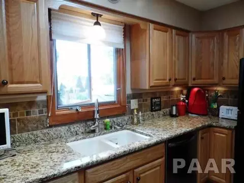 1204 Hampton, Washington, IL 61571 photo 12