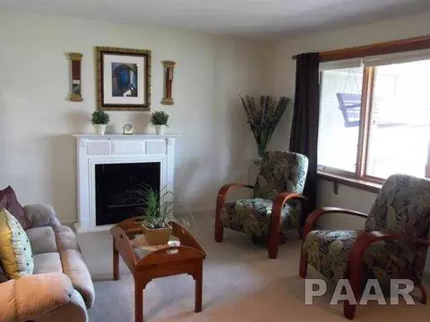 1204 Hampton, Washington, IL 61571 photo 6