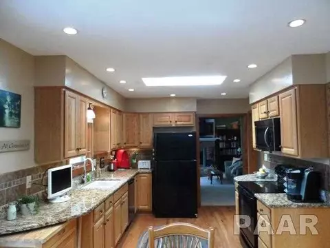 1204 Hampton, Washington, IL 61571 photo 10