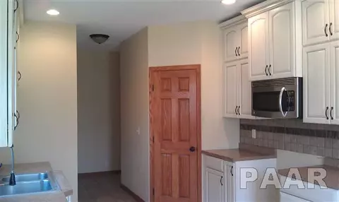 10417 W Sir Tristram, Mapleton, IL 61547 photo 4