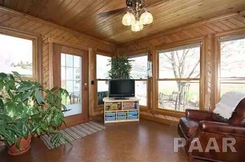 102 Pieper Cir, Delavan, IL 61734 photo 6
