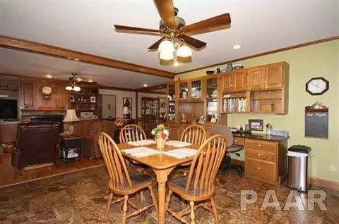102 Pieper Cir, Delavan, IL 61734 photo 5